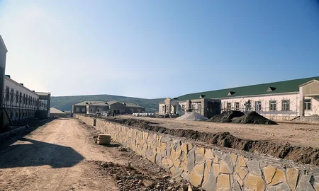 Müdafiə naziri cəbhəboyu zonada tikintisi davam edən hərbi hissələrdə olub