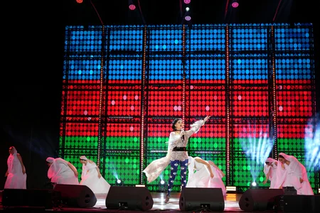 Heydər Əliyev Mərkəzinin parkında Milli Qurtuluş Gününə həsr olunan konsert keçirilib