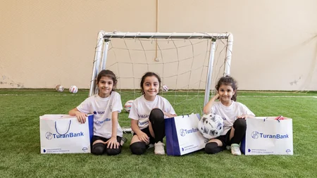 “TuranBank”ın dəstək olduğu “V Neftçili Yay Futbol Düşərgəsi”nə start verildi
