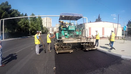 Bakıda daha bir yolda təmir aparılır