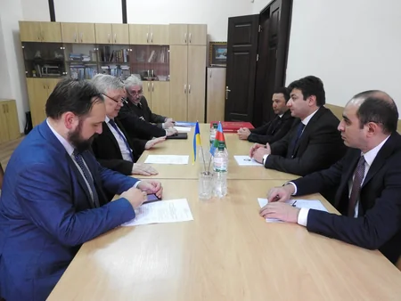 Azər Xudiyev Ukraynada universitetdə mühazirə oxuyub
