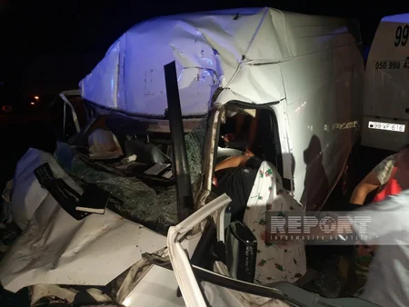 Kürdəmirdə furqon “KAMAZ”la toqquşub, ölənlər var