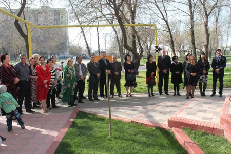 ​Daşkənddə azərbaycanlı rəssam Yusif Hüseynovun yaşadığı evin qarşısında barelyefinin açılışı olub