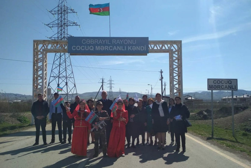 Bərdə məktəbliləri Cocuq Mərcanlıda - FOTO - VİDEOREPORTAJ