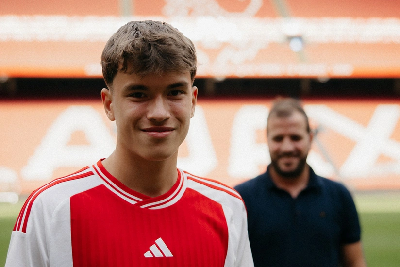 Ayaks Van der Vartla müqavilənin müddətini uzadıb