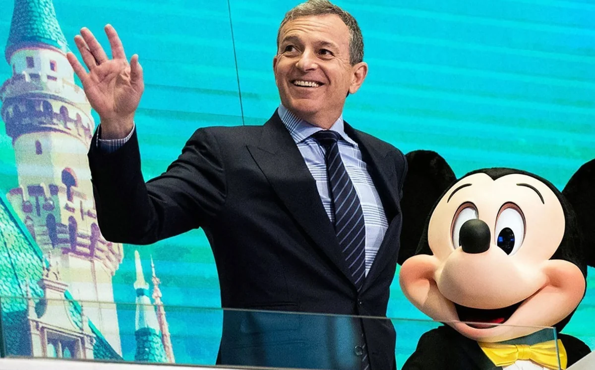“Walt Disney”in baş direktoru istefa verdi