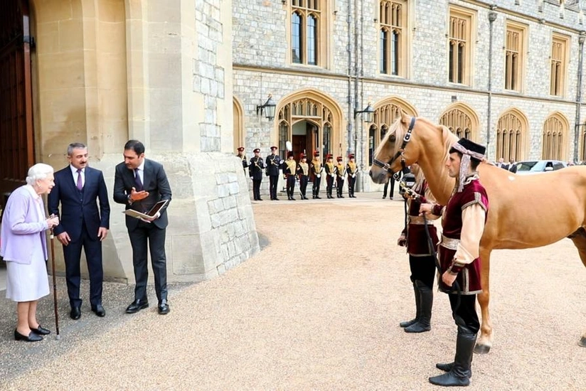 Karabakh horse sent by President Ilham Aliyev to British Queen presented at Windsor Castle