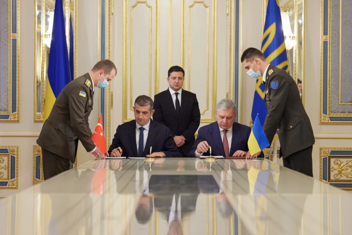 Ukraine, Turkey sign memo on construction of Bayraktar UAVs service center