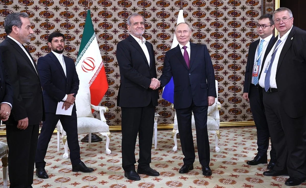 Pezeshkian, Putin agree to speed up implementation of oil and gas projects