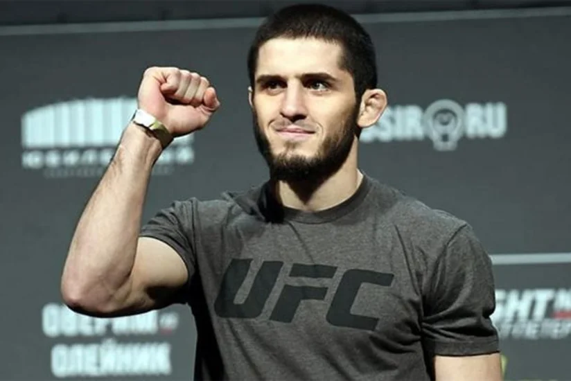Ислам Махачев стал чемпионом UFC в легком весе