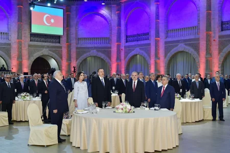 Azərbaycan Prezidenti Respublika Günü münasibətilə keçirilən rəsmi qəbulda iştirak edib
