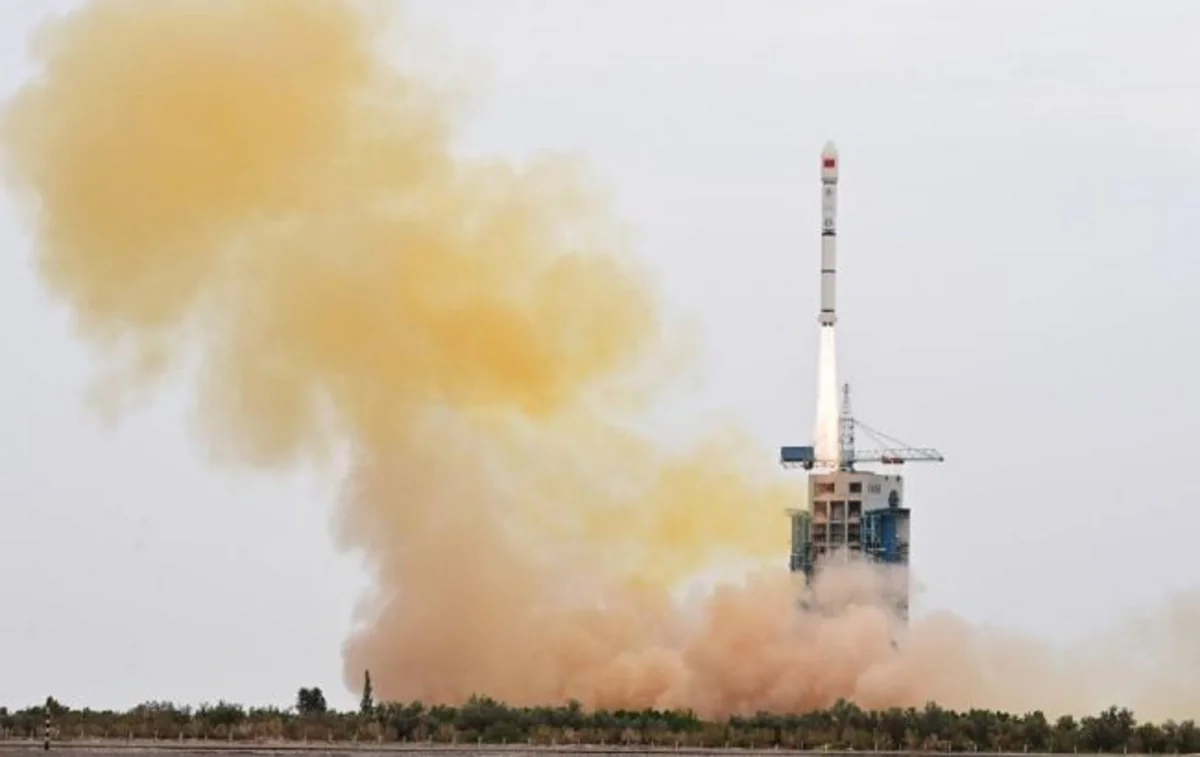China launches experimental satellite into orbit