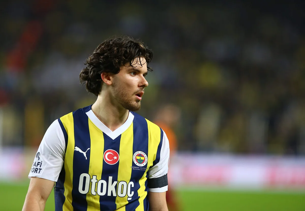 İngiltərə klubu Türkiyə millisinin futbolçusu üçün 35 milyon avro təklif edib