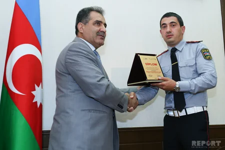 Xidmətdə fərqlənən yol polisləri mükafatlandırılıb - SİYAHI