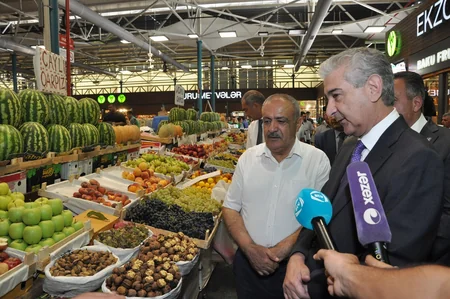 Əli Əhmədov və İnam Kərimov Yaşıl bazara gedib: İki manata kartof olmaz