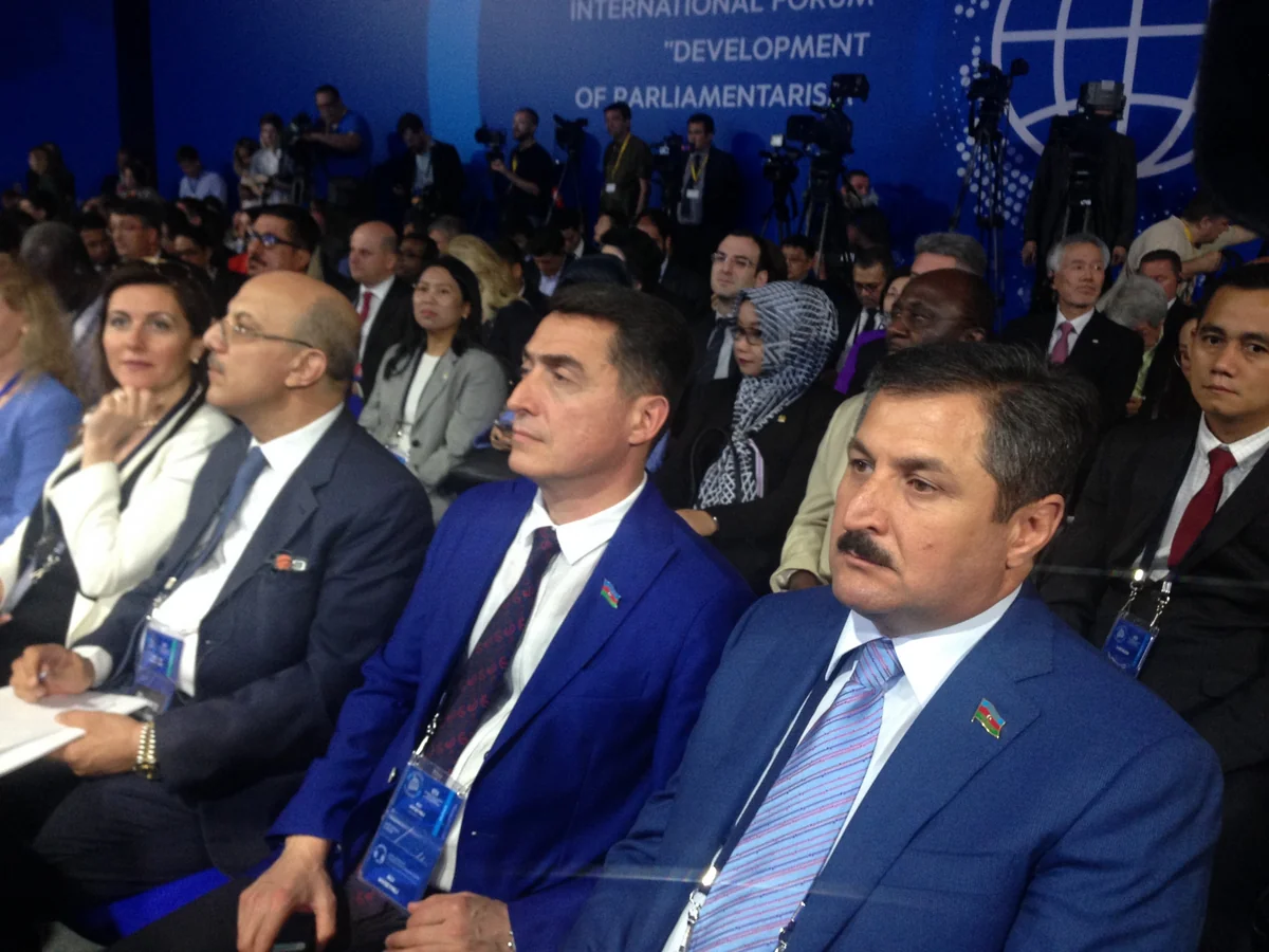 Azərbaycan nümayəndə heyəti Moskvada Parlamentarizmin inkişafı beynəlxalq forumunda iştirak edir