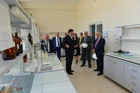 Sumqayıt Dövlət Universitetinin nümayəndə heyəti kimya muəsissələrində olub