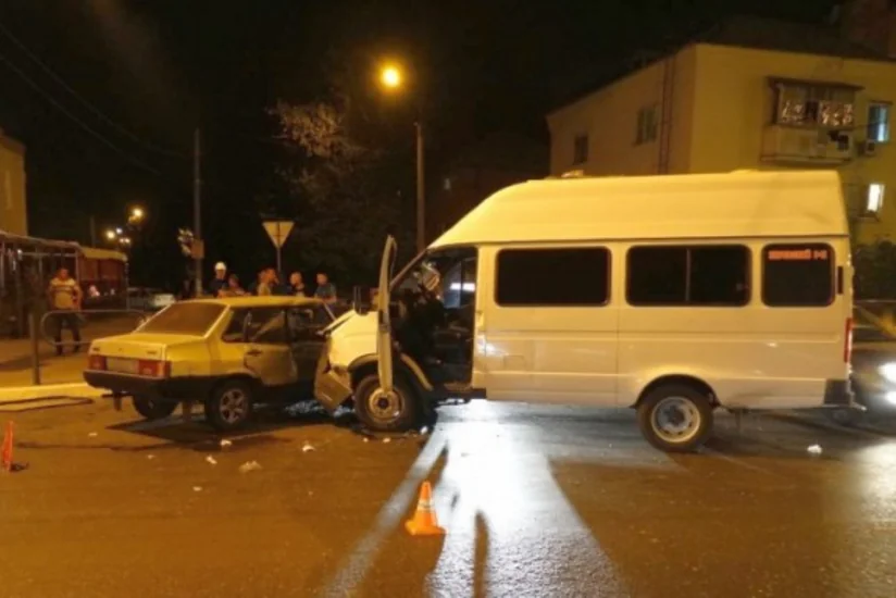 В Астрахани двое граждан Азербайджана пострадали в результате ДТП