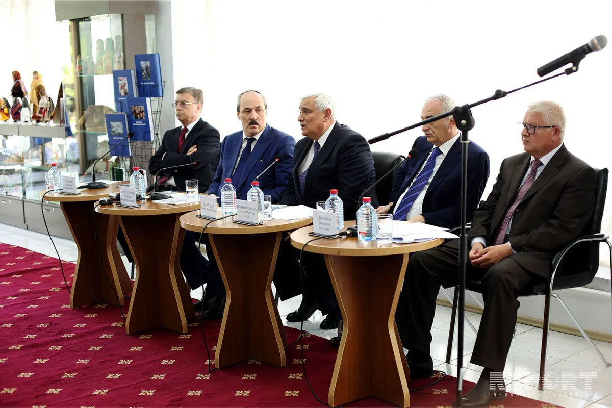 Ramazan Abdulatipov proposes to establish Cultural Center of Dagestan in Baku
