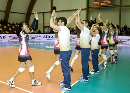 ​Azəryol klubu CEV Kubokunun Çelenc raundunda ilk oyununu qələbəylə başa vurub