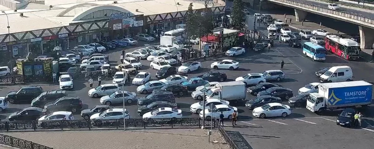 Bakının bəzi yollarında sıxlıq var - SİYAHI