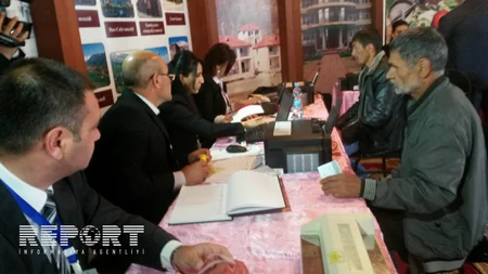 Kənd təsərrüfatı texnikası işlədənlərə yeni sürücülük vəsiqəsi verilib