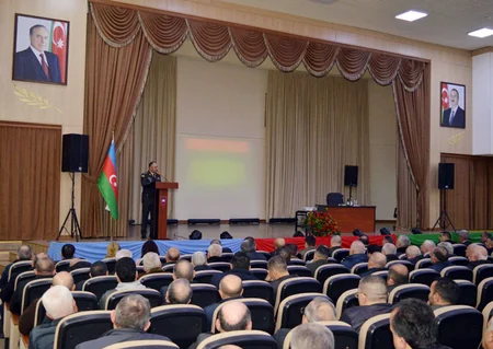 Hərbi liseydə orta ümumtəhsil məktəblərinin hərbi rəhbərləri ilə toplantı keçirilib