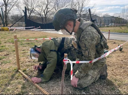 Turkish specialists hold training on mine action for Azerbaijani soldiers