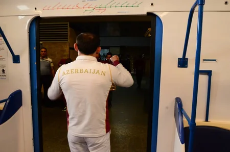 Bakı 2015in məşəli Funikulyordan Şəhidlər xiyabanına istiqamətlənib