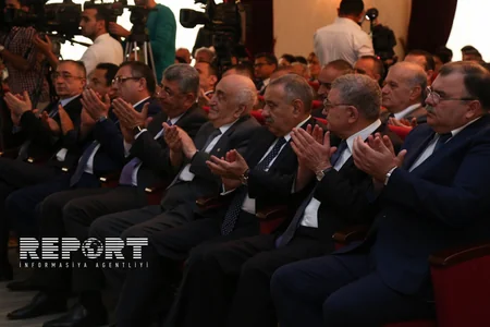 Bakı Ali Neft Məktəbində 2015-2016-cı tədris ilinin başlanması münasibətilə tədbir keçirilib