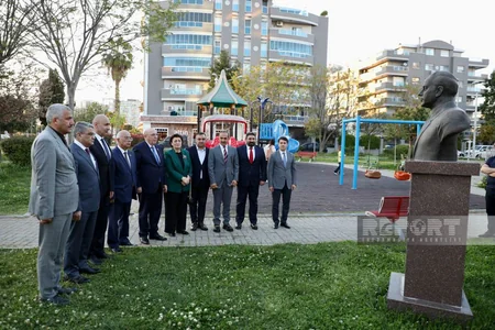 Azərbaycan nümayəndə heyəti İzmirdə Heydər Əliyev və Azərbaycan Dostluq parklarında olublar