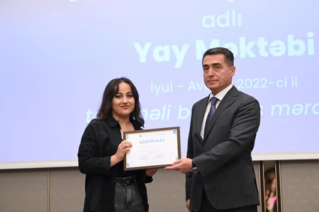 Vəkil olmaq istəyirəm adlı yay məktəbinin bağlanış mərasimi keçirilib