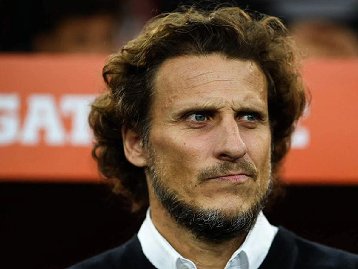 Forlan baş məşqçi vəzifəsindən istefa verib
