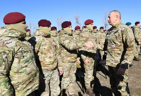 Ali Baş Komandan İlham Əliyev Şuşada hərbçilər qarşısında çıxış edib