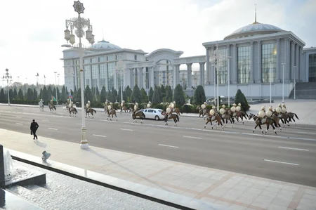 Official welcome ceremony held for President Ilham Aliyev in Ashgabat