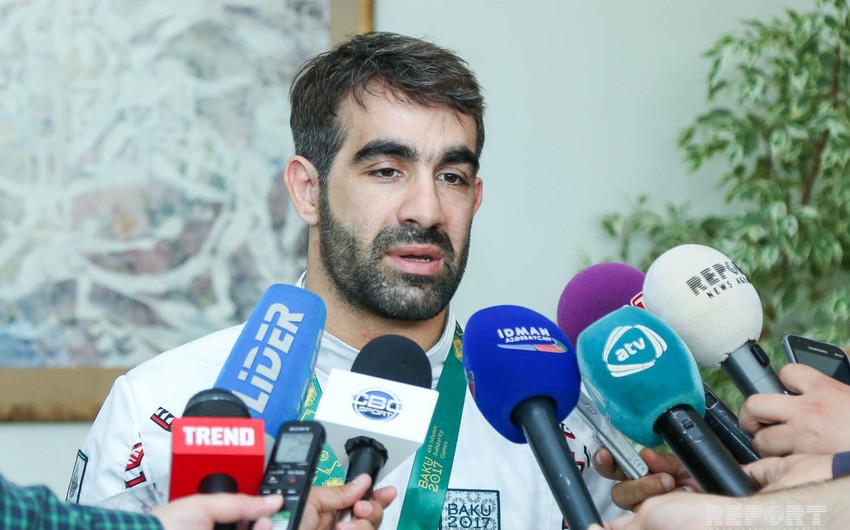Rafael Ağayev: “Əlim qırıq olsaydı belə, o bayrağı tutacaqdım”