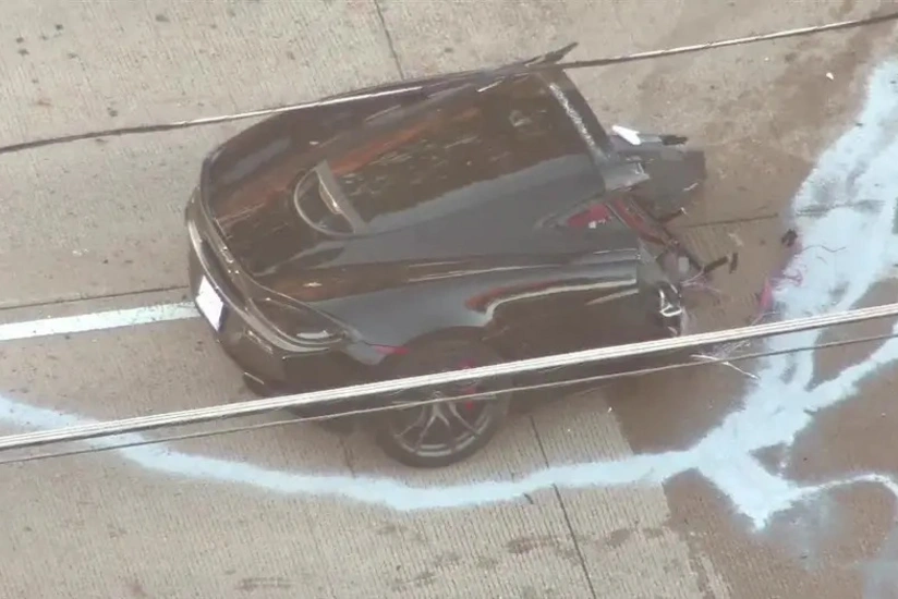 Dallasda ağır yol qəzasında “McLaren” iki yerə bölünüb, ölənlər var