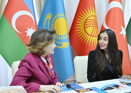 Leyla Aliyeva, Arzu Aliyeva visit Turkic Culture and Heritage Foundation