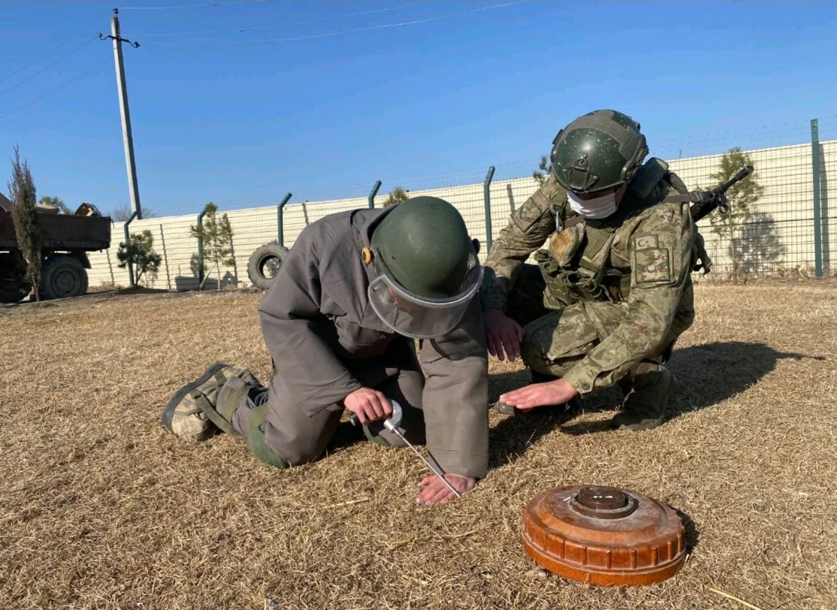 Turkish specialists hold training on mine action for Azerbaijani soldiers