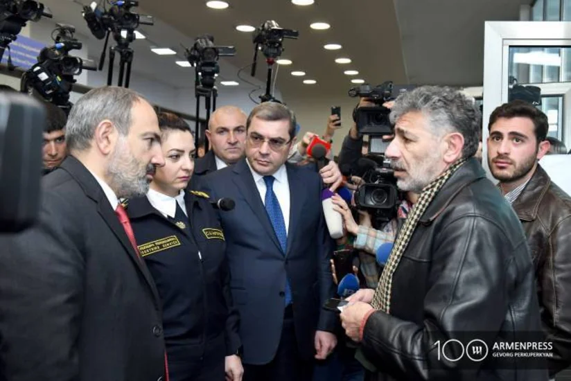KİV: Baş nazirin davranışı hakimiyyətin zəifliyinin göstəricisidir