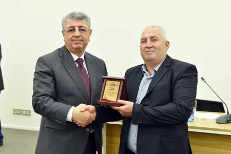 Neftçilərə Fəxri fərmanlar təqdim edilib