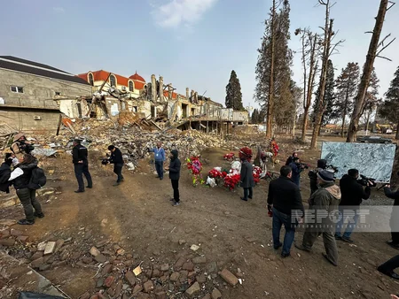Foreign journalists visit sites of rocket attacks in Ganja