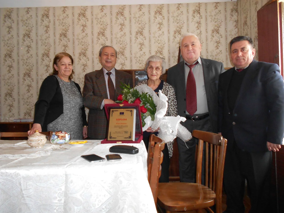 ​Mətbuat Şurasının nümayəndələri veteran jurnalisti ziyarət edib