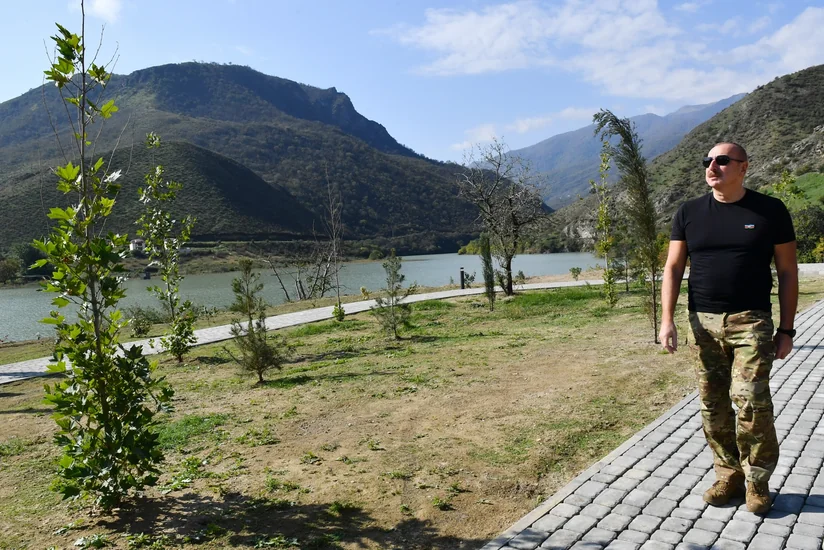 Prezident İlham Əliyev Suqovuşan qəsəbəsində istirahət parkının açılışında iştirak edib - YENİLƏNİB