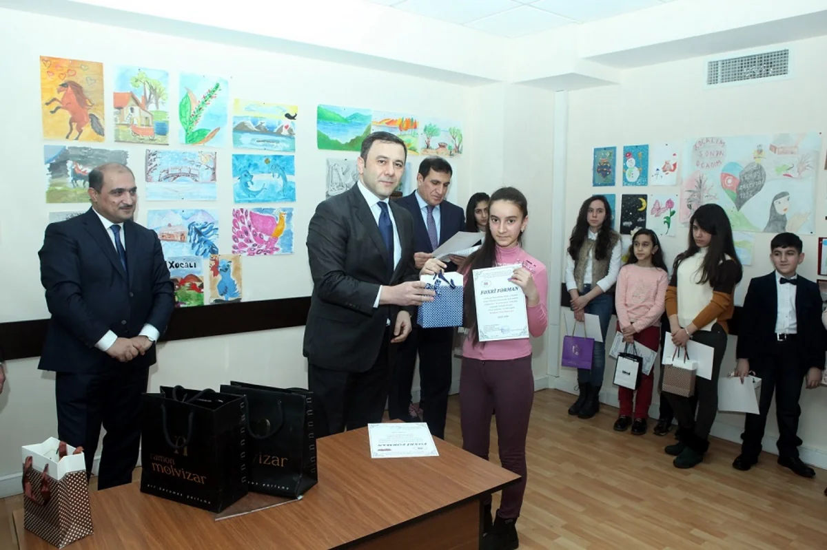 Uşaqların Xocalı soyqırımı ilə bağlı əl işlərindən ibarət sərgi-müsabiqə təşkil olunub