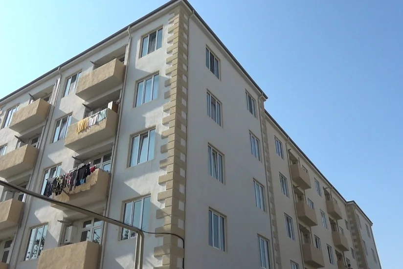 İki il əvvəl partlayış zamanı dağılan binanın yerində inşa edilən yeni binaya qaz verildi