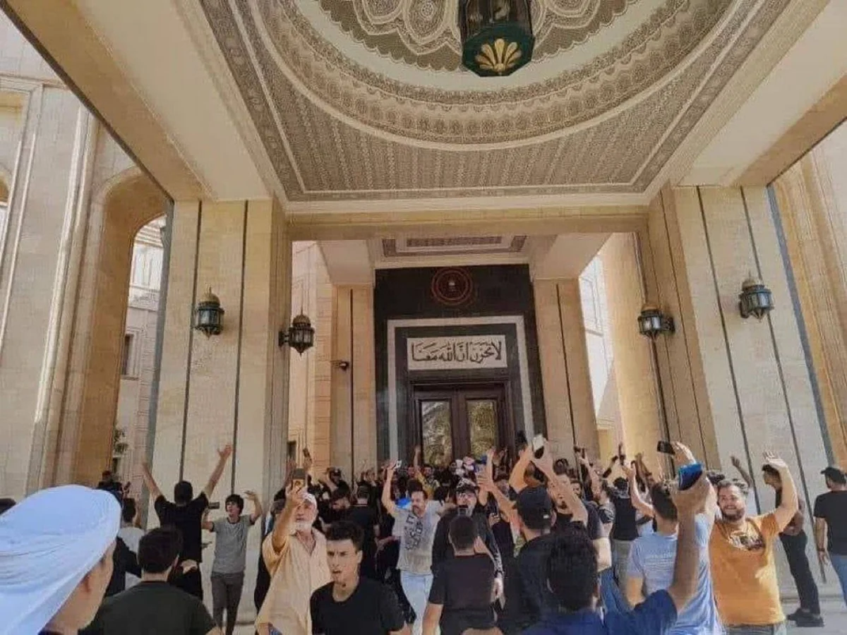 İraqda Respublika Sarayına nəzarət bərpa olunub, ölkədə komendant saatı tətbiq edilir - YENİLƏNİB