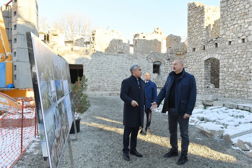 Prezident Şuşada Aşağı Gövhər Ağa məscidində aparılan bərpa işləri ilə tanış olub - YENİLƏNİB
