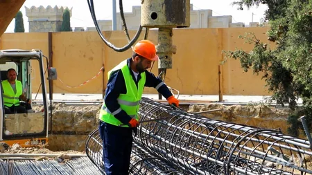 Mərdəkan-Zağulba avtomobil yolunda yeni yerüstü piyada keçidi tikilir