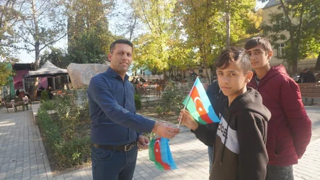 Parlament jurnalistləri cəbhə bölgəsində bayraq aksiyası keçiriblər - FOTOREPORTAJ